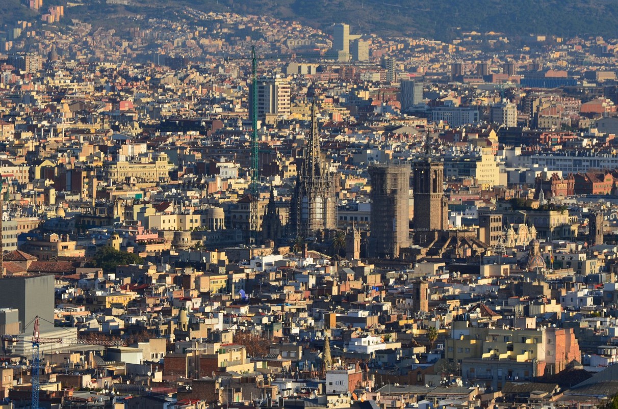 Blick vom Montjuïc auf die Kathedrale