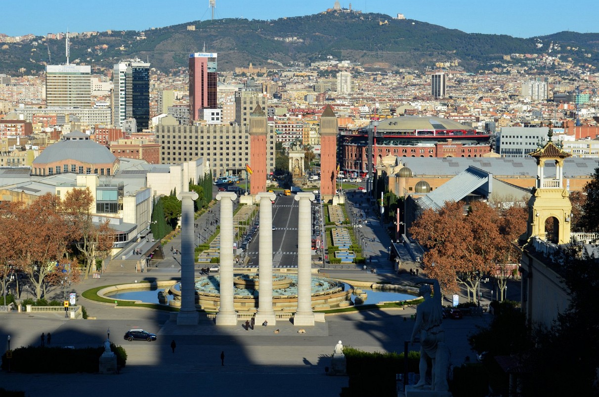 Montjuïc - Blick vom Paulau Nacional auf Plaça d'Espana