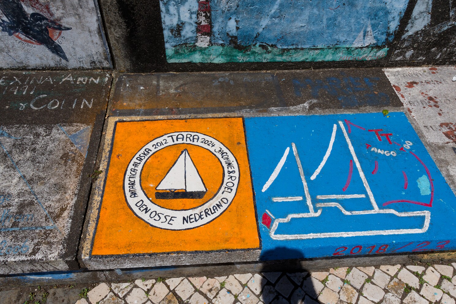 Faial: Malereien im Hafen von Horta