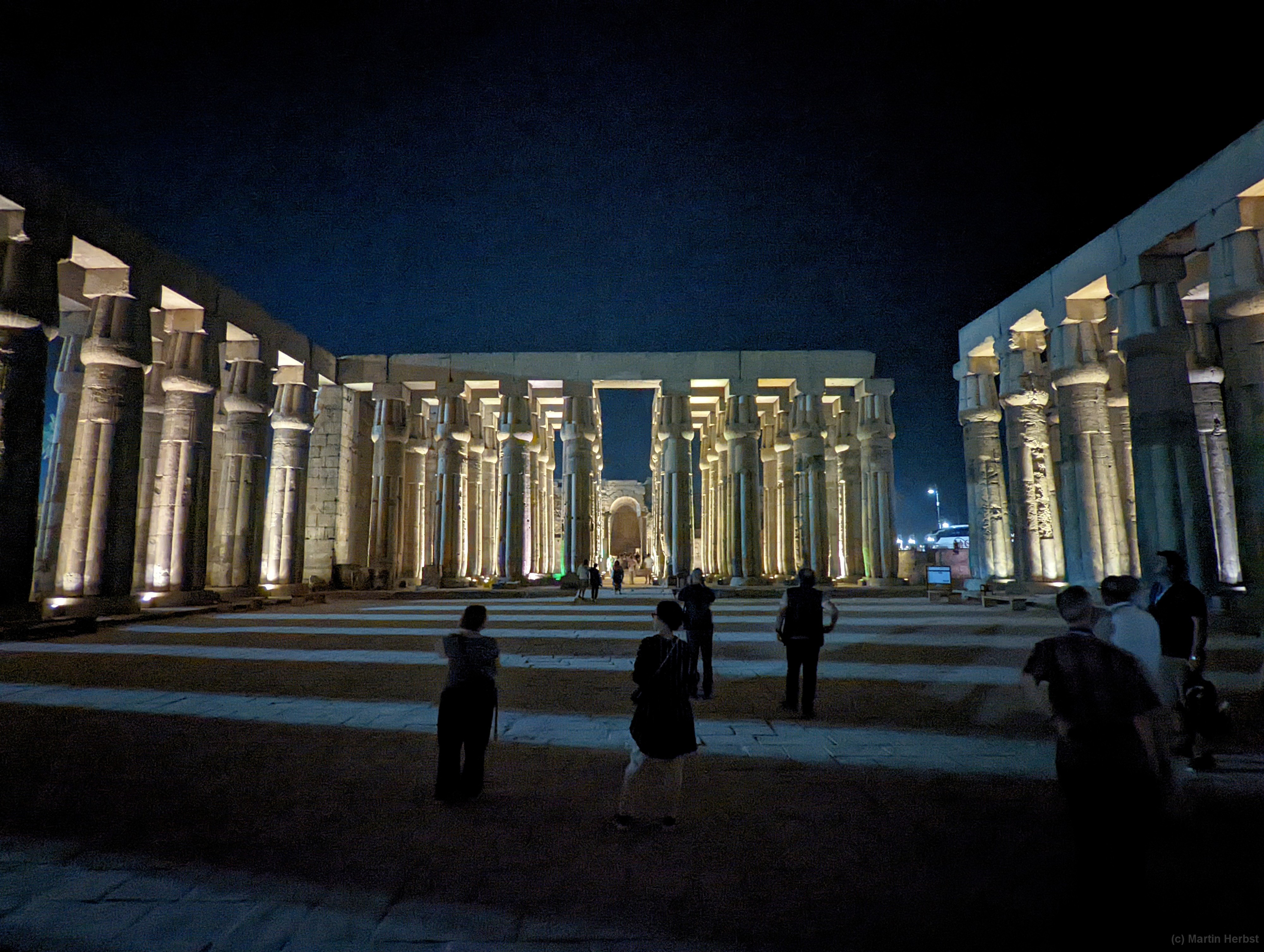 Luxor - Tempelanlage von Luxor bei Nacht 