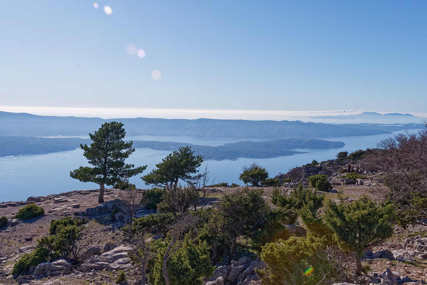 Blick von der Insel Brač auf Hvar
